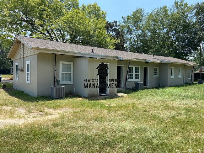Foto del edificio - 5747 Knowles Dr