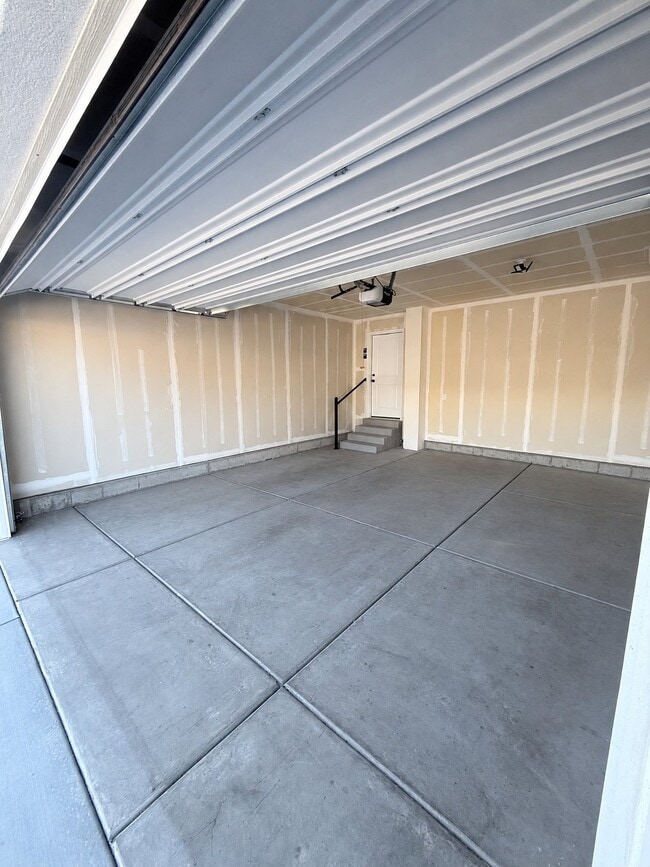 Building Photo - 726 W 580 S
