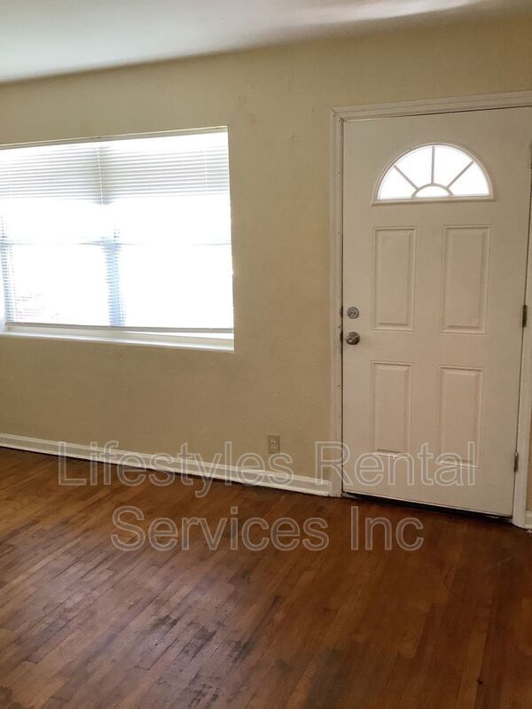 Building Photo - 7227 Richardson Rd