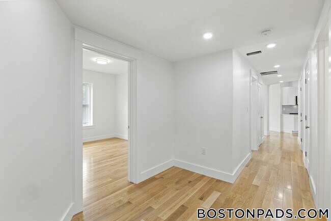 Building Photo - 406 Columbia St