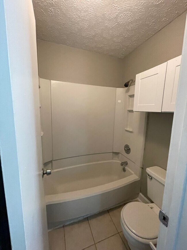 Foto del edificio - Cute 3 bed condo in great Hermitage location!