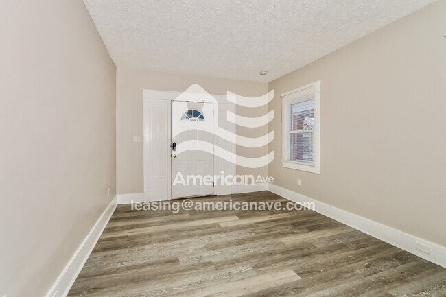 Building Photo - 403 S 38th St