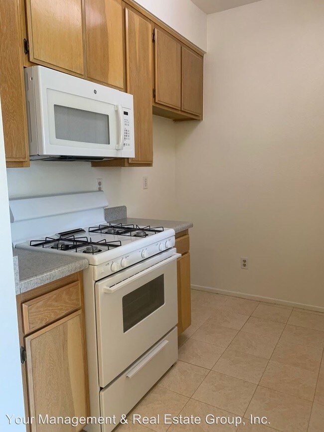 Foto del edificio - 10621 Valley Spring Ln