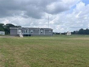 Building Photo - 470 Fm 896