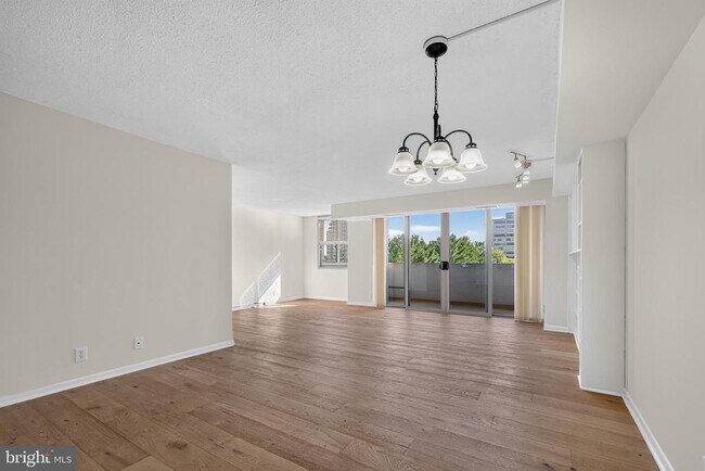 Building Photo - 4601 N Park Ave