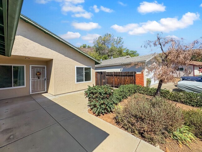 Foto del edificio - Charming 4-Bedroom Home in Poway – “The Ci...