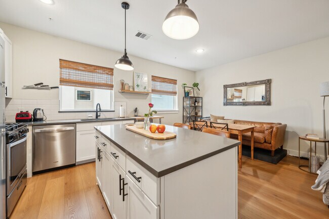 Foto del edificio - 2827 Manor Rd