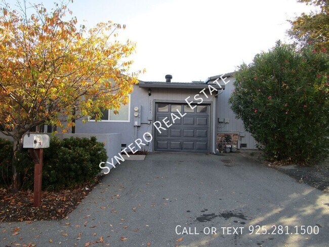 Foto del edificio - 1593 3rd Ave