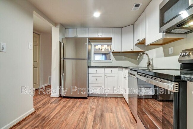 Foto del edificio - 704 Stonybrook Dr