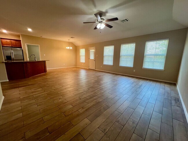 Foto del edificio - Beautiful 3 Bedroom Home in Southfield Hei...