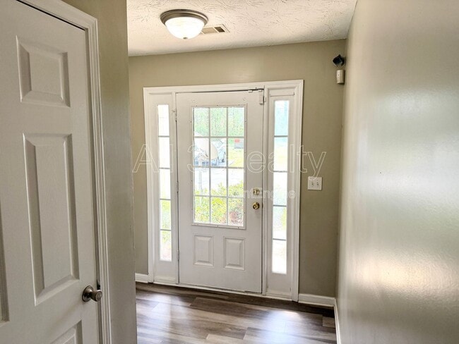 Building Photo - 1691 Redan W