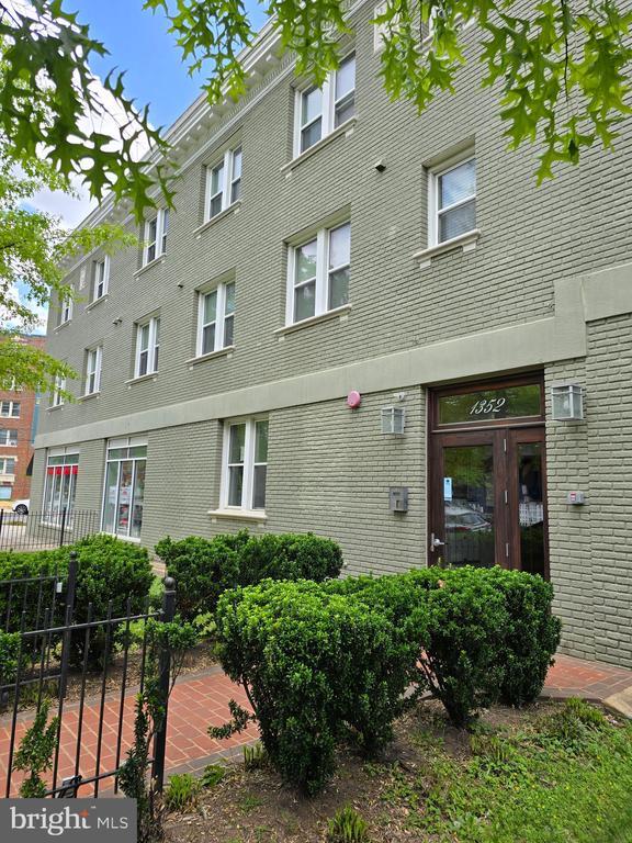 Primary Photo - 1352 Longfellow St NW