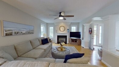 Building Photo - 206 Tamarack Ln