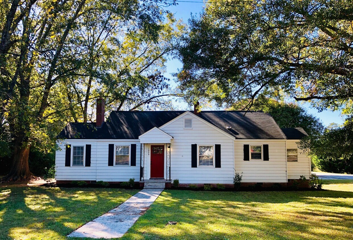 Primary Photo - 1030 Highland Ave