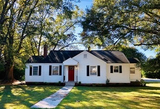 Building Photo - 1030 Highland Ave