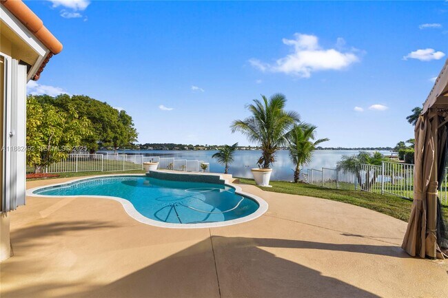 Foto del edificio - 2339 NW 195th Ave