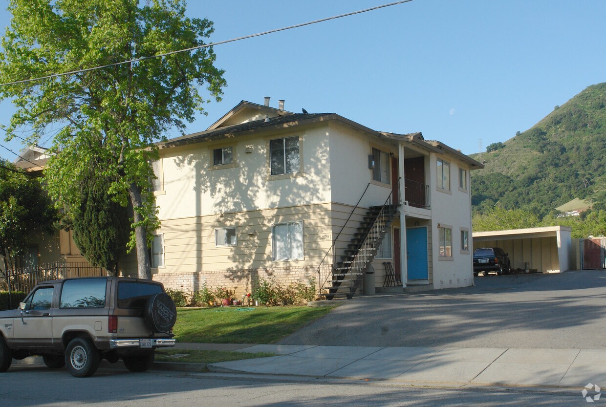 Primary Photo - 17653 Crest Ave