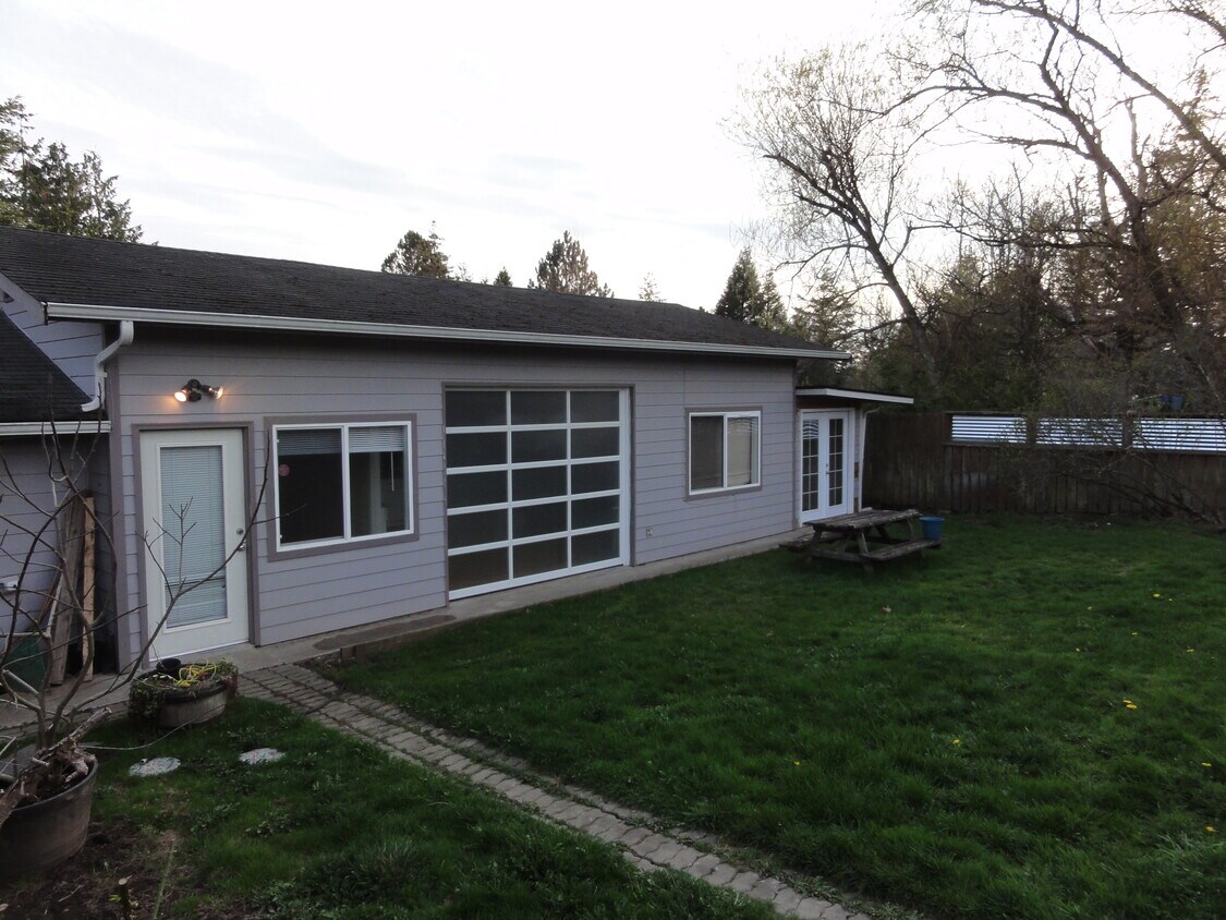 Foto del edificio - 110 Carter Dr