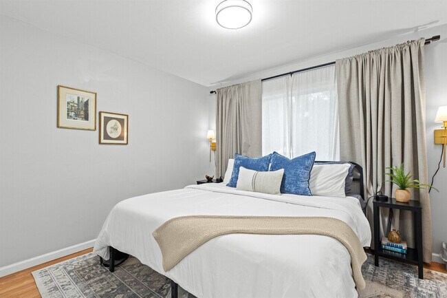 Foto del edificio - 18530 E 14 Mile Rd