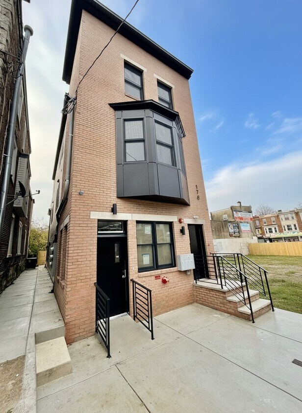 Foto principal - 178 W Seymour St