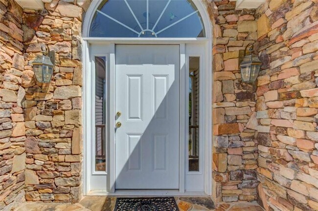 Building Photo - 3314 Banks Mountain Dr