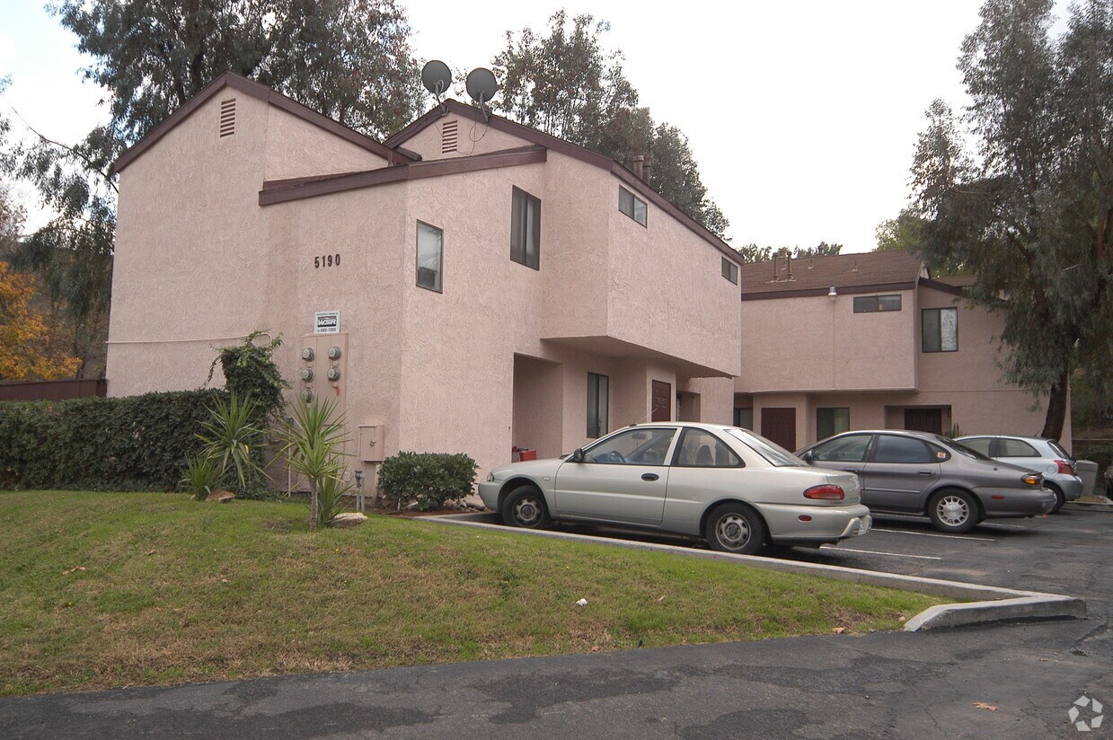 Building Photo - Plum Tree Apartments
