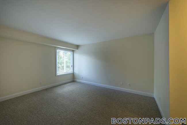 Building Photo - 20 Westgate Dr