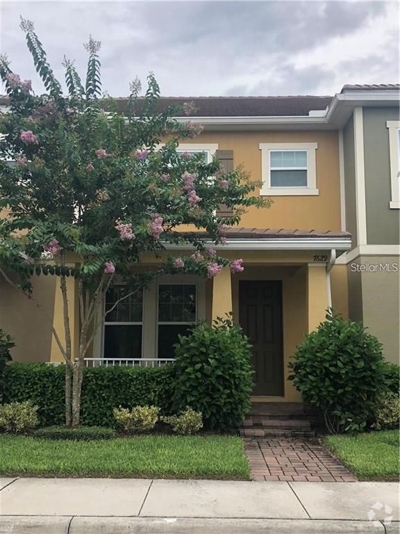 Lakeside at Lakes of Windermere Apartments for Rent with Parking