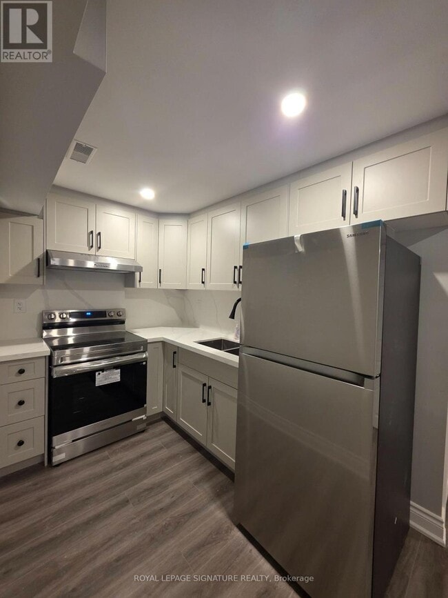 Building Photo - 901 Minchin Way