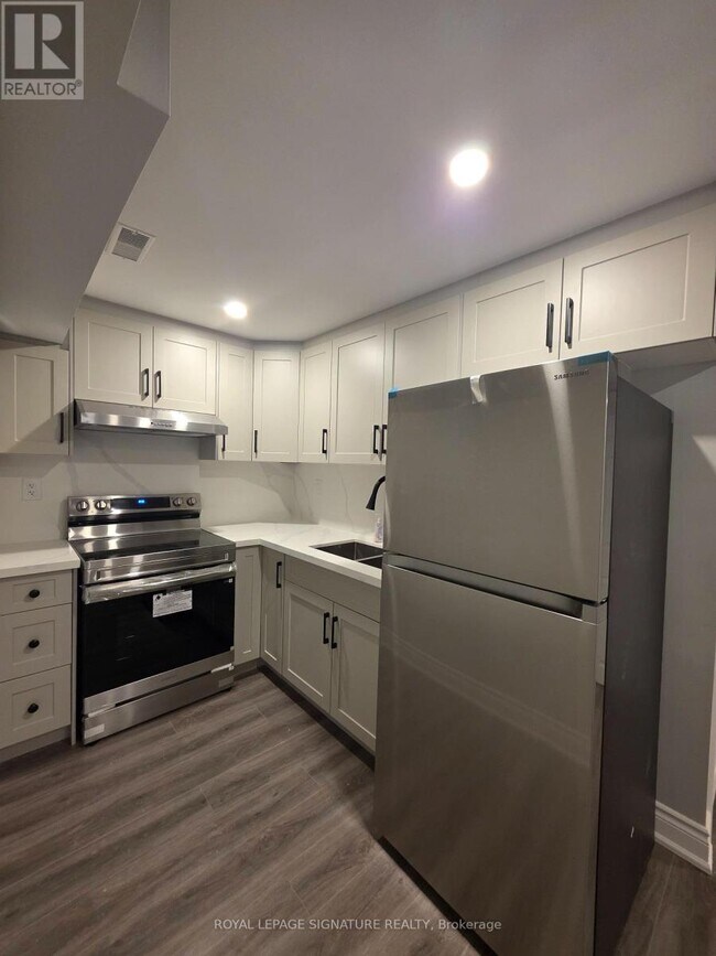 Photo du bâtiment - 901 Minchin Way