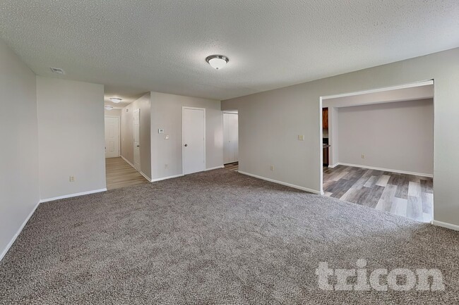 Building Photo - 4244 Village Trace Dr