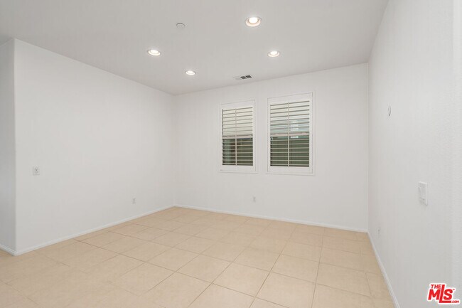 Building Photo - 17053 Cantlay St