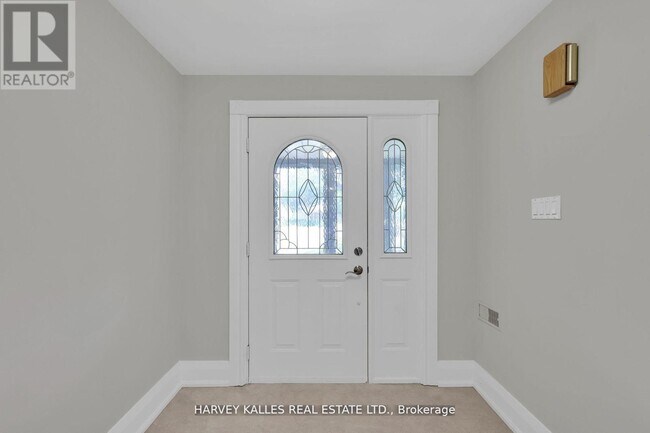 Building Photo - 16 Wedgeport Pl