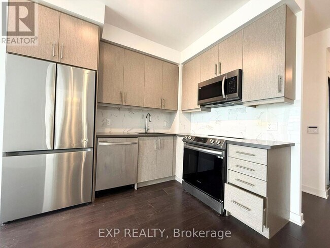 Building Photo - 105 Oneida Crescent