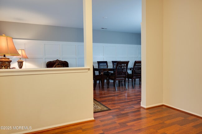 Building Photo - 203 Waverly Ct