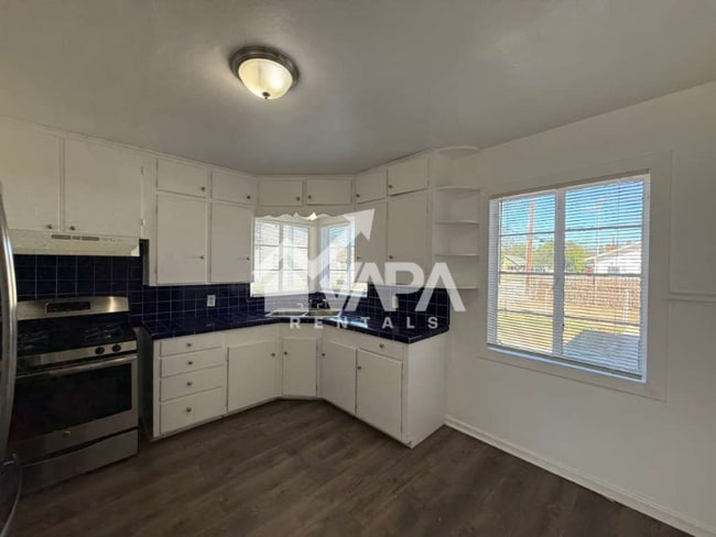 Foto del edificio - 602 Canton