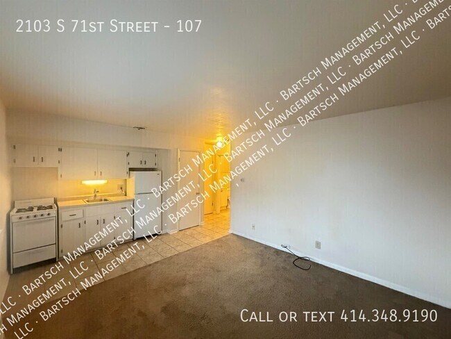 Foto del edificio - 2103 S 71st St