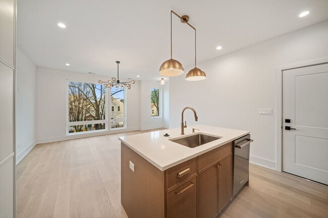 Foto del edificio - 1635 W 21st Pl