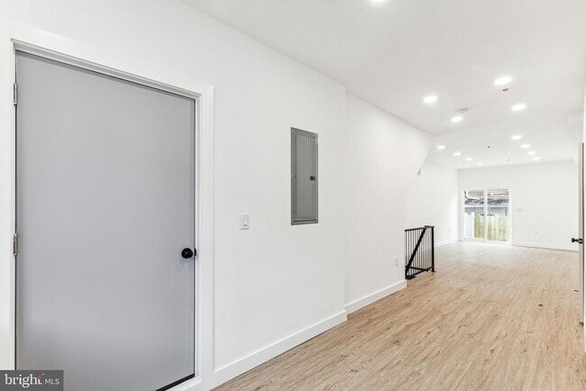 Foto del edificio - 2224 N Howard St
