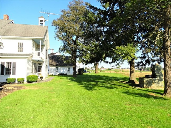 Building Photo - 334 Doe Run Rd
