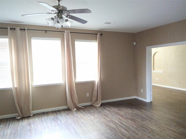 Foto del edificio - 2315 Thorn Berry Creek Ln