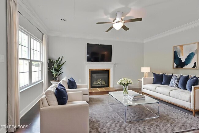Foto del edificio - 3032 Oakwood Hills Ln