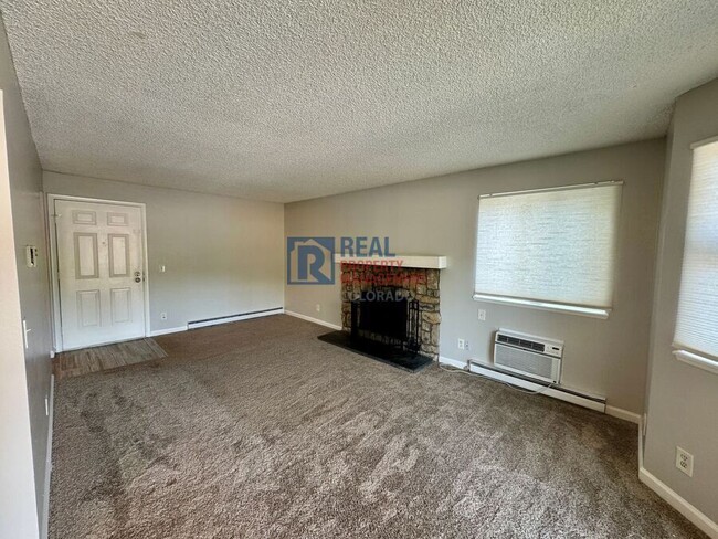 Foto del edificio - 17473 E Mansfield Ave