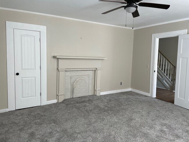 Foto del edificio - 4 BED 2 BATH TWO STORY HOME IN TROY!