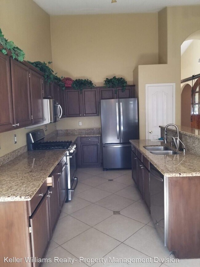 Building Photo - 3 br, 2 bath House - 1520 E Park AVE, 2126...
