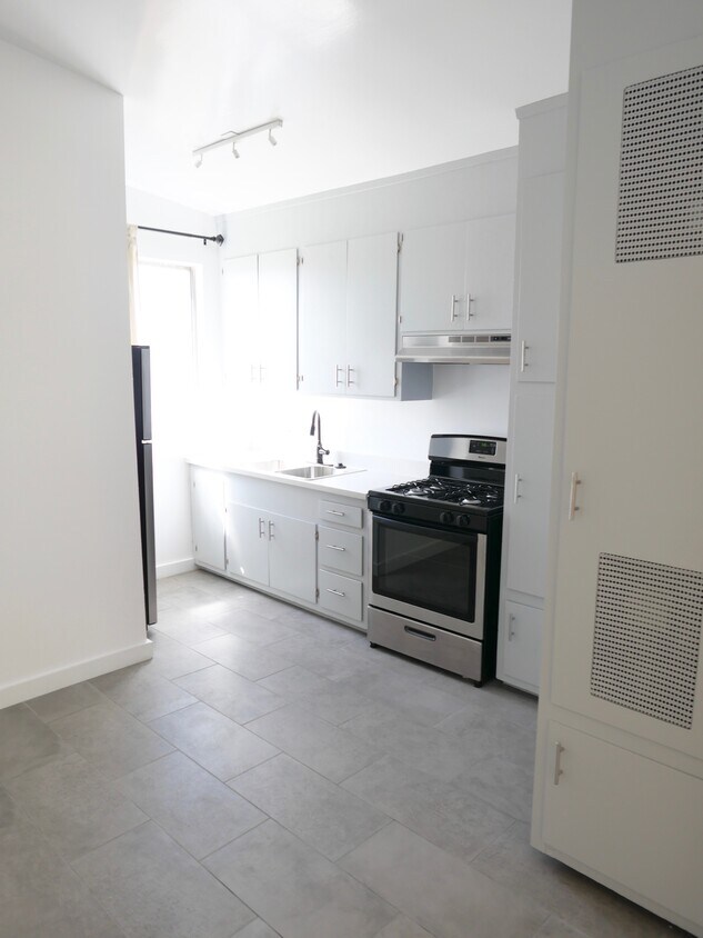 Primary Photo - 150 E Avenue 32