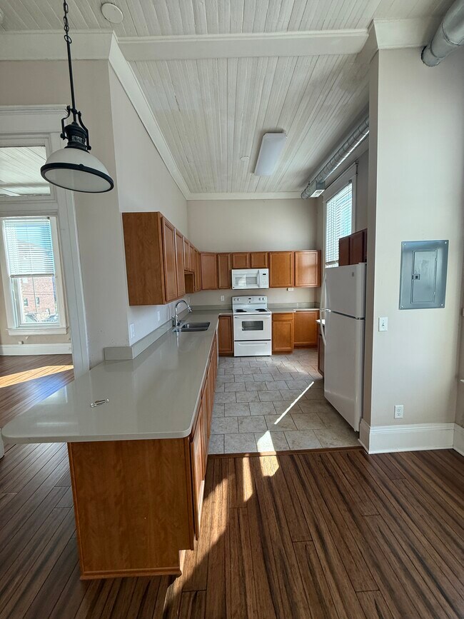 Foto del edificio - 102 E Michigan Ave