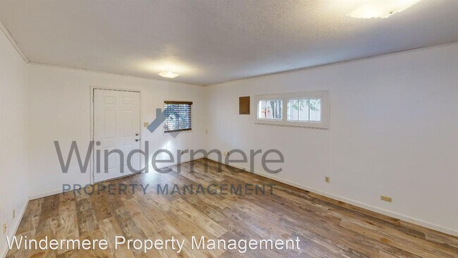 Foto del edificio - 1 br, 1 bath House - 512 Columbia Street