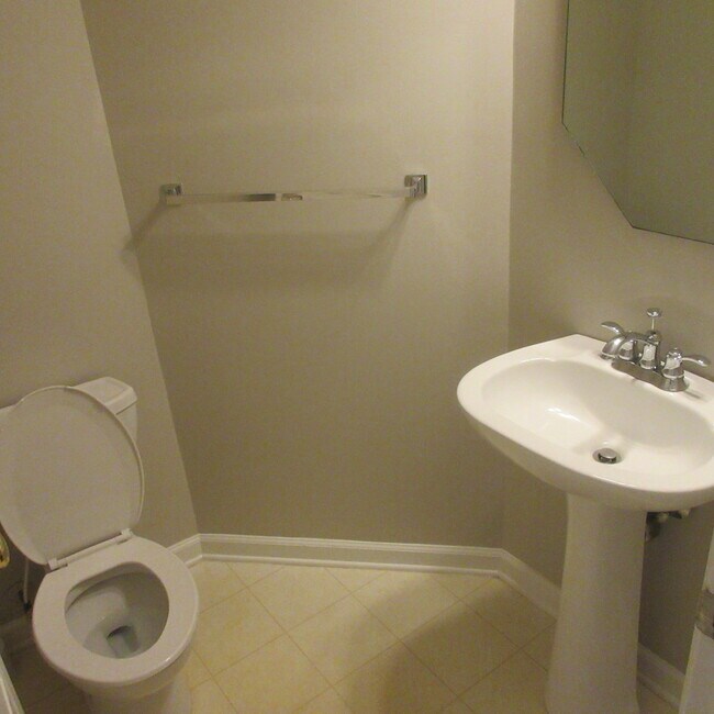 Building Photo - 2598 Ravenscroft Way