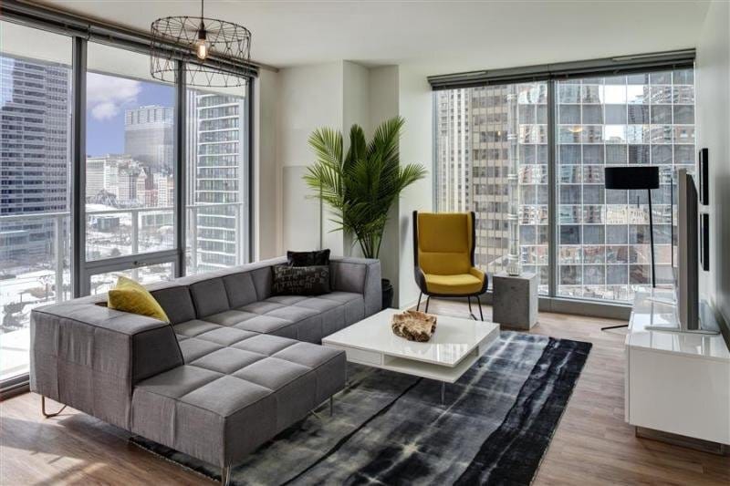Photo - 354 E Wacker Dr (Chicago, IL)